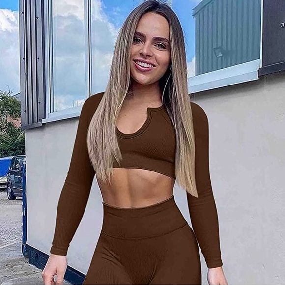 NWOT RIBBED CROP TOP - Picture 3 of 6